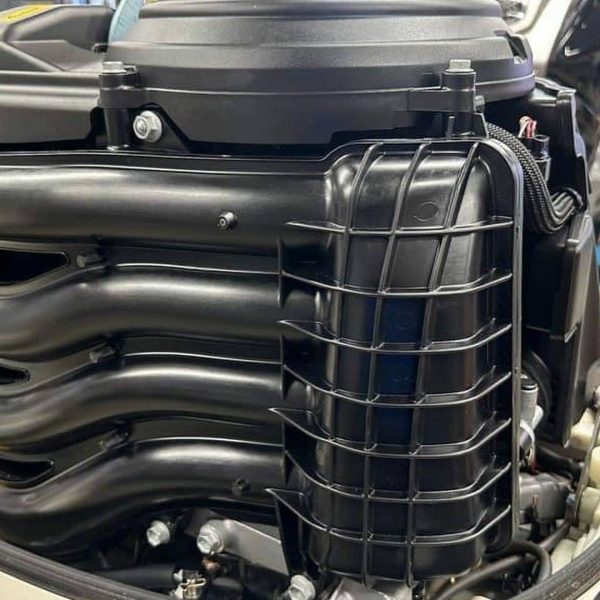 2020 Suzuki 90 hp EFI Outboard motor with power Trim and Tilt - Image 3