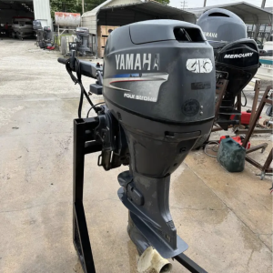 2005 Yamaha 40 HP 4-stroke Outboard motor