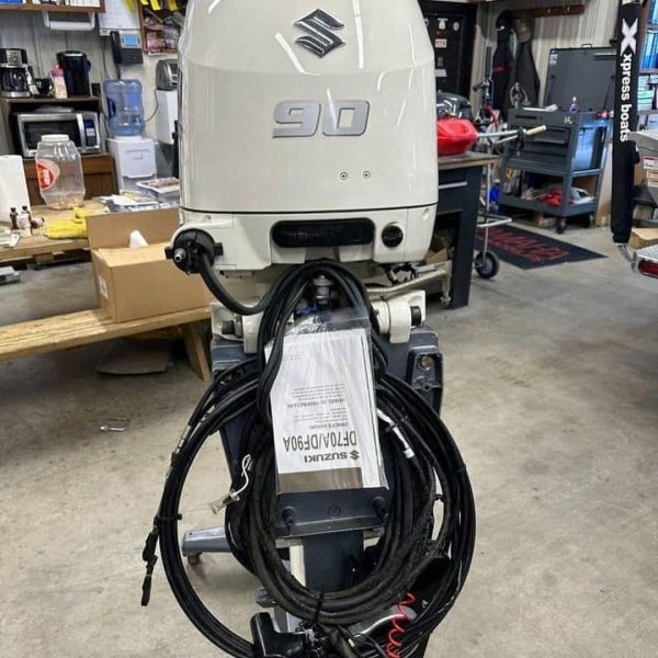 2020 Suzuki 90 hp EFI Outboard motor with power Trim and Tilt - Image 5