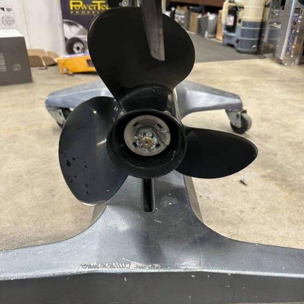 2020 Suzuki 90 hp EFI Outboard motor with power Trim and Tilt - Image 4